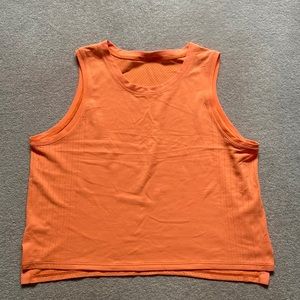 Train to be tank top